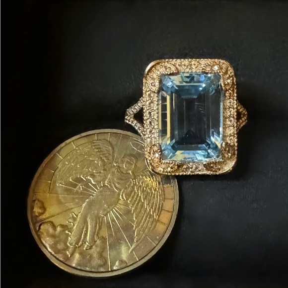 8 Carat Blue Topaz Ring w/ 50 ct.tw. White Topaz & 18kt Gold Over Sterling Size9 - Picture 5 of 9